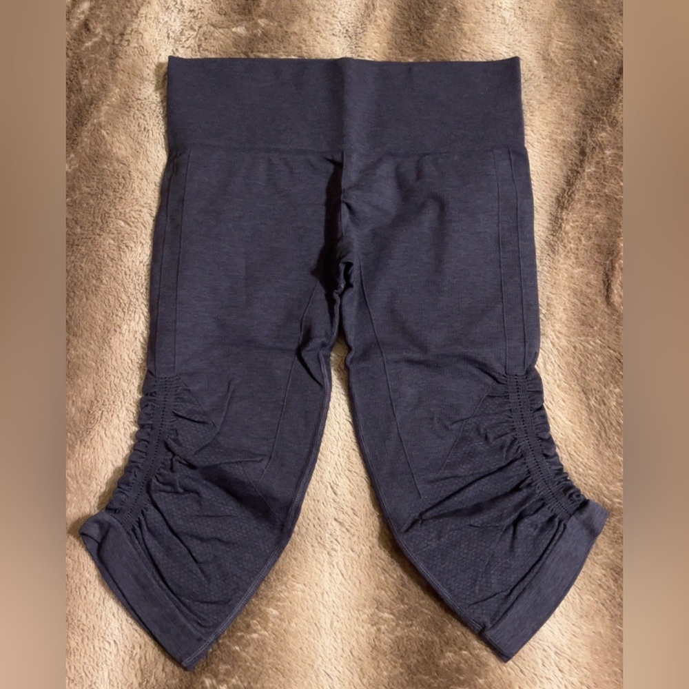 Lululemon Workout Fitness Capris Legging Pants